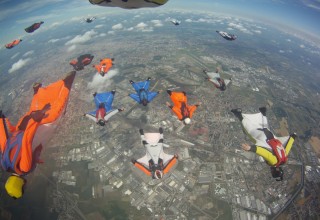 Wingsuit flying - Wikipedia